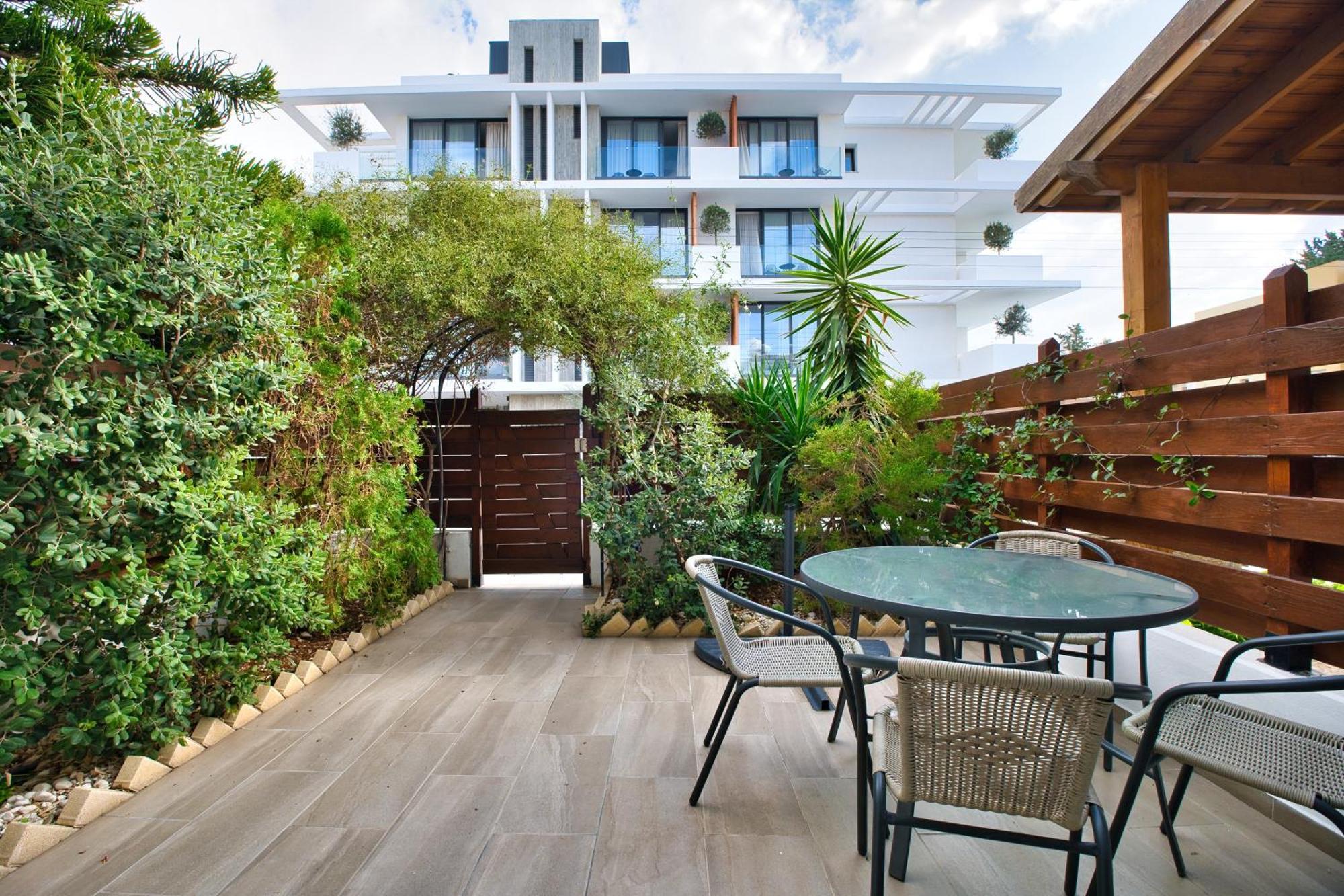 Townhouse By The Sea Pirate Harbor Apartment Paphos Exterior foto