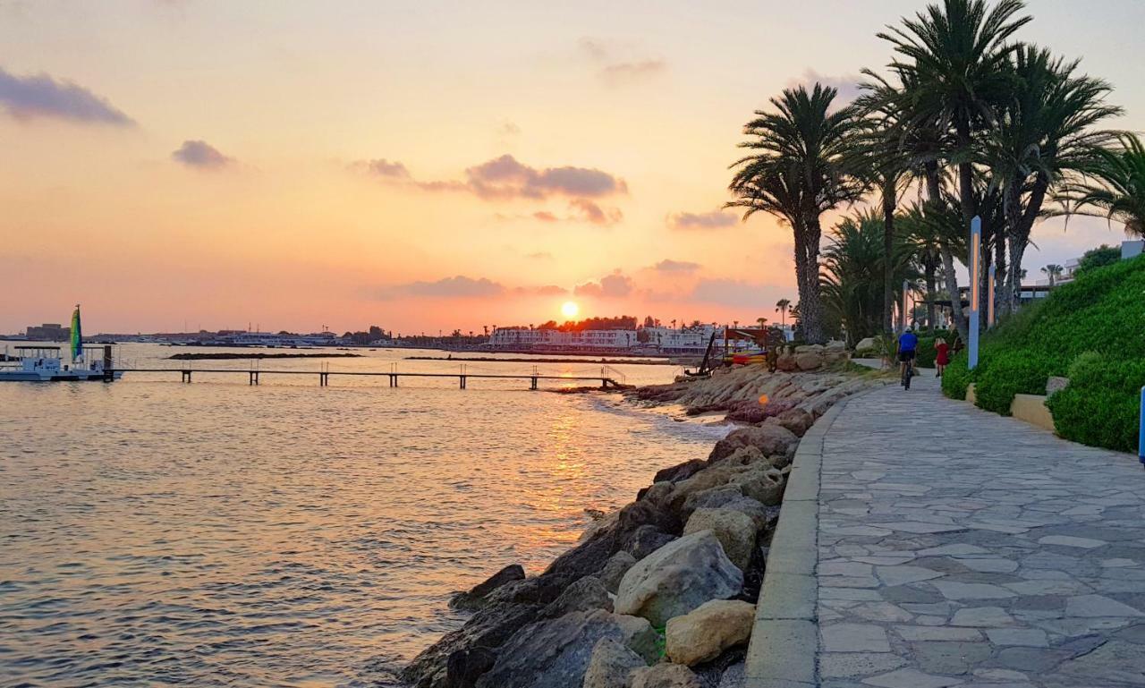 Townhouse By The Sea Pirate Harbor Apartment Paphos Exterior foto