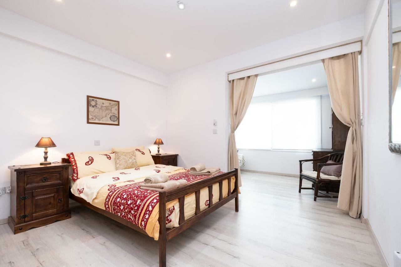 Townhouse By The Sea Pirate Harbor Apartment Paphos Exterior foto