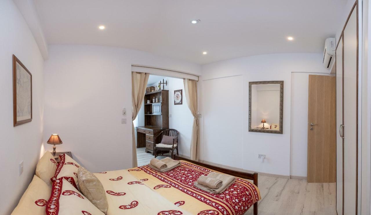Townhouse By The Sea Pirate Harbor Apartment Paphos Exterior foto