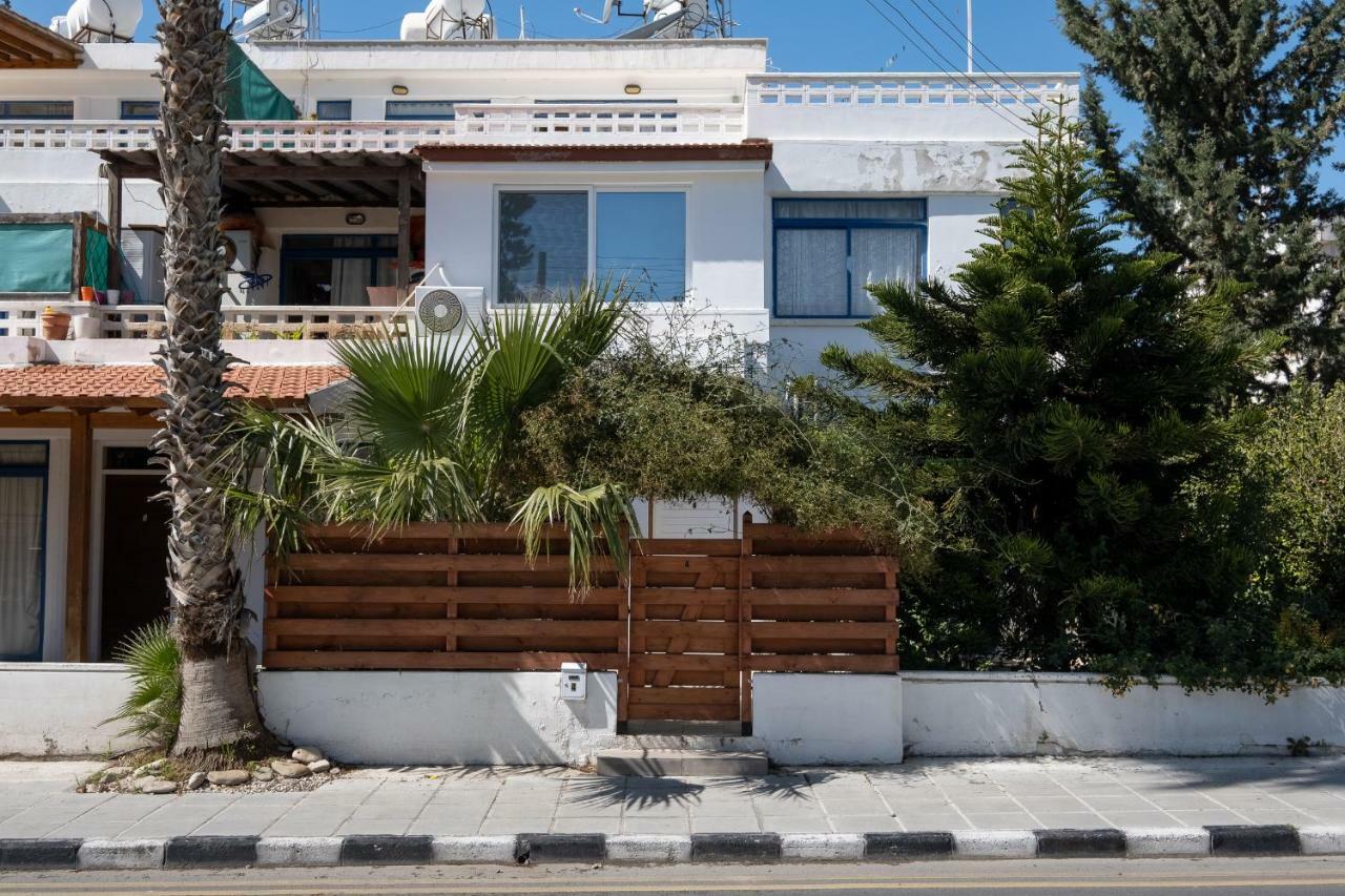 Townhouse By The Sea Pirate Harbor Apartment Paphos Exterior foto