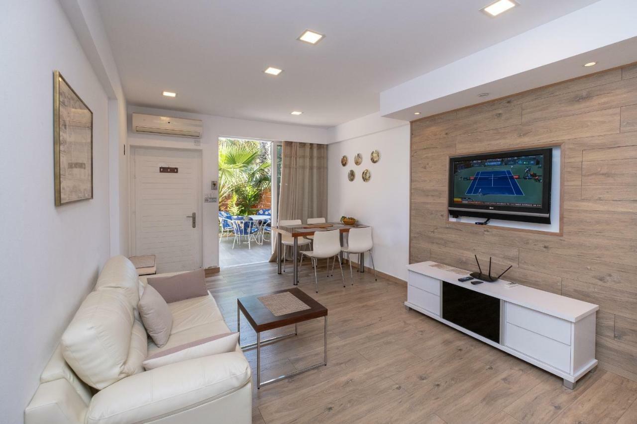 Townhouse By The Sea Pirate Harbor Apartment Paphos Exterior foto
