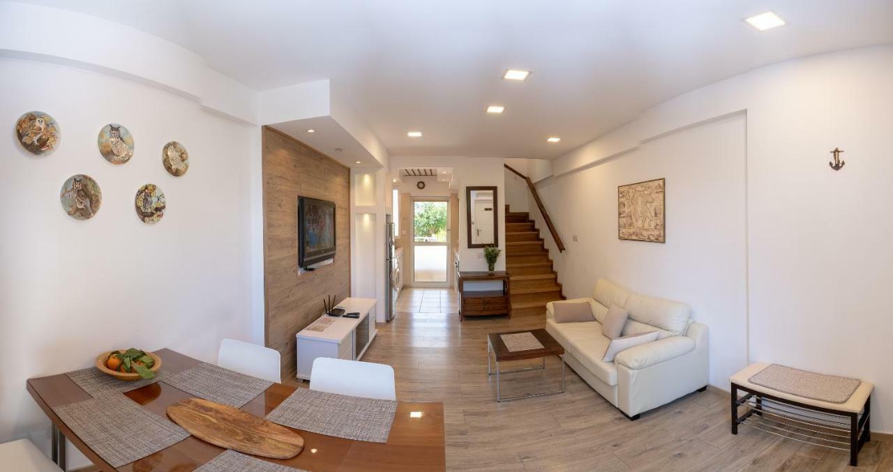 Townhouse By The Sea Pirate Harbor Apartment Paphos Exterior foto